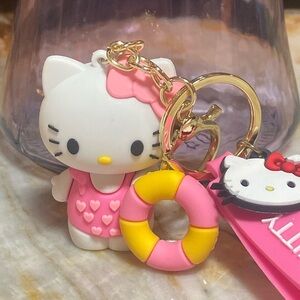 HELLO KITTY ADORABLE BEACH KEYCHAIN